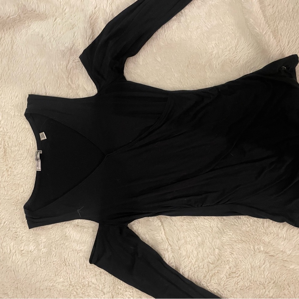 Abercrombie and finch off the shoulder black v neck shirt